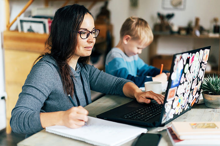 Volver al trabajo presencial con menores en casa: ¿Cómo conciliar?